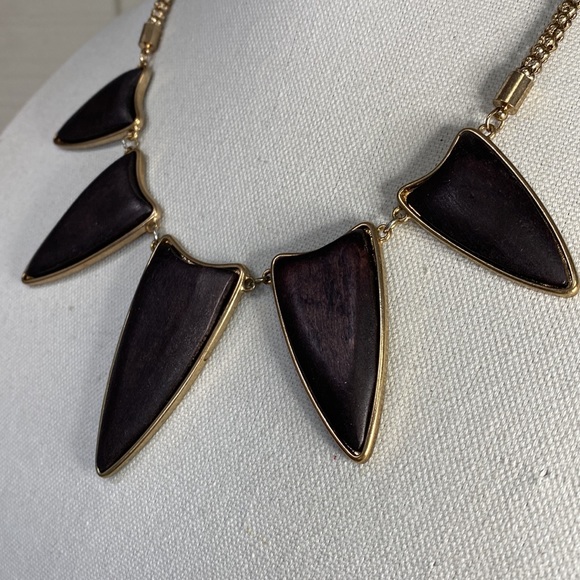 Wooden chevron style statement necklace - Picture 3 of 11